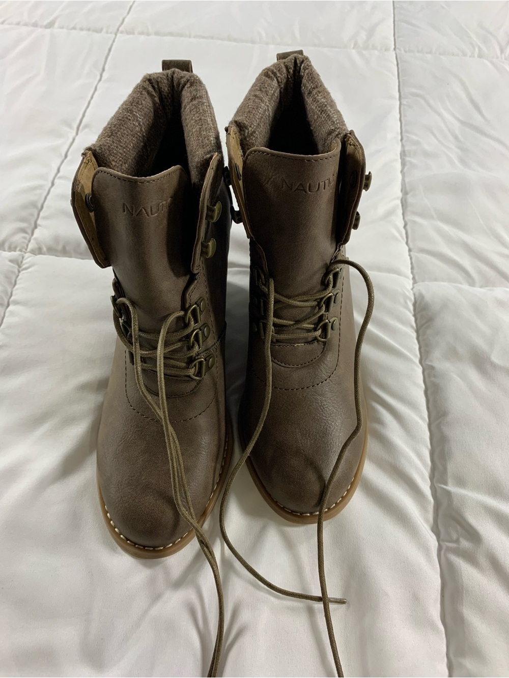 New NAUTICA heel boots size 9